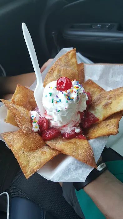 Blue Moon Ice Cream Shop Picture 5