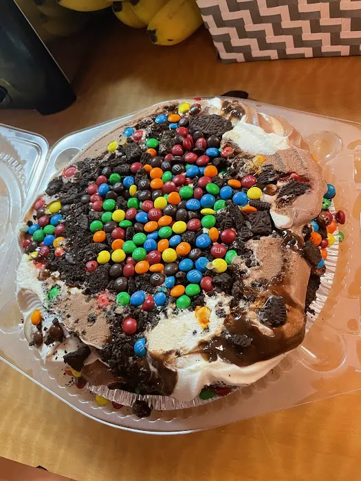 Mike & Aj'z Ice Cream Shack Picture 7