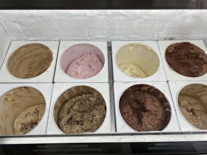 Stoner's Ice Cream Parlor Picture 5