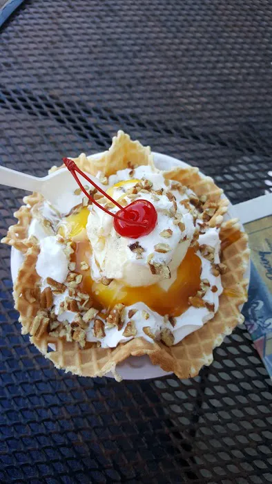 Stoner's Ice Cream Parlor Picture 10