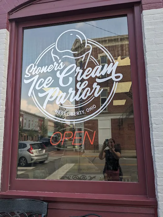 Stoner's Ice Cream Parlor Picture 8