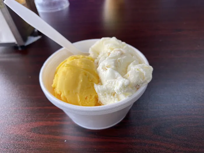 La Monarca Tacos and Ice Cream Picture 4