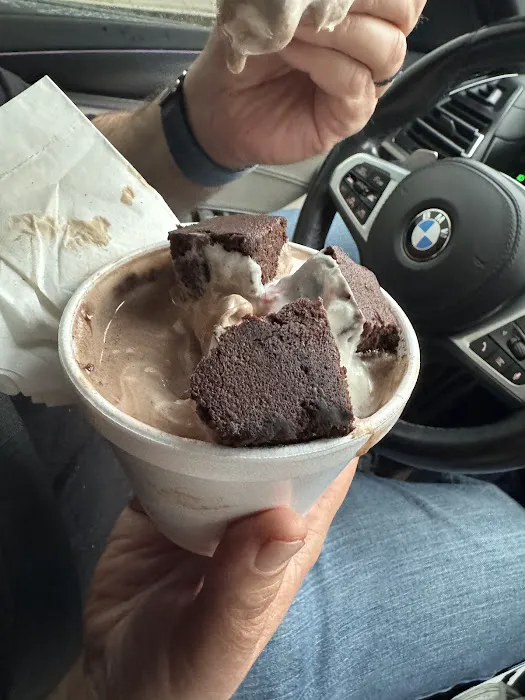 Lizton Dairy Bar Picture 3