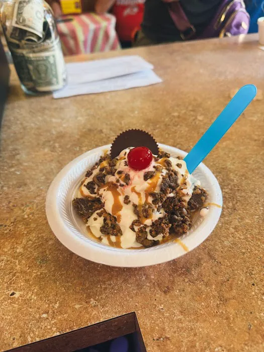 3 Dips Ice Cream Shoppe Picture 4
