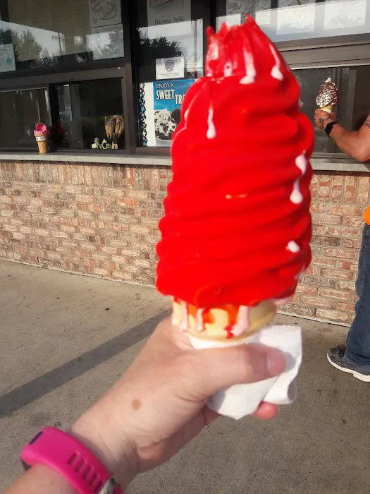 Scoop's Soft Serve LLC Picture 7