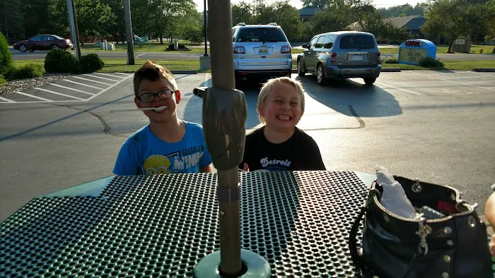 Scoop's Soft Serve LLC Picture 9