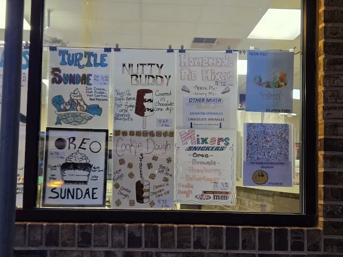 Lil Shack Ice Cream Parlor Picture 2