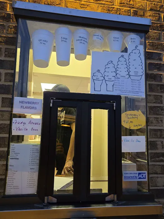 Lil Shack Ice Cream Parlor Picture 1