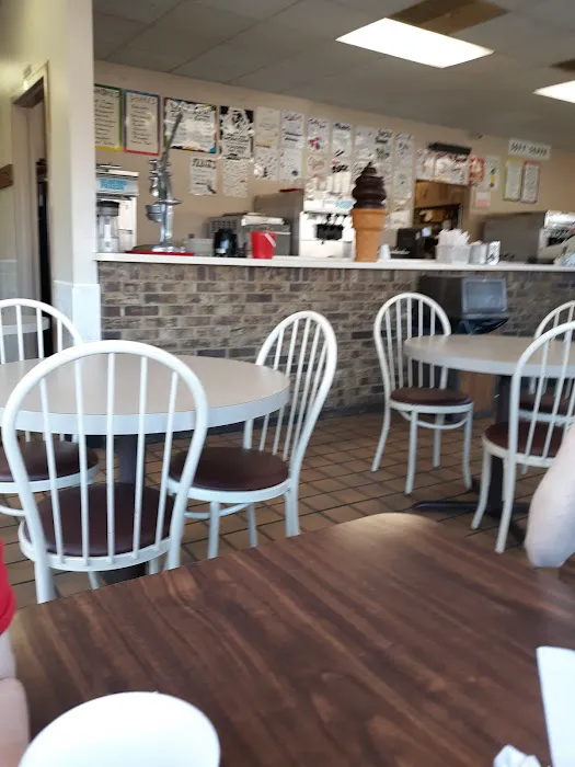 Lil Shack Ice Cream Parlor Picture 5