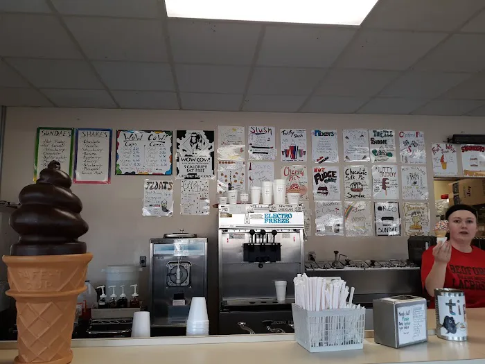 Lil Shack Ice Cream Parlor Picture 9