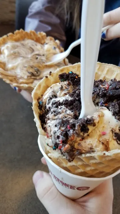 Cold Stone Creamery Picture 4