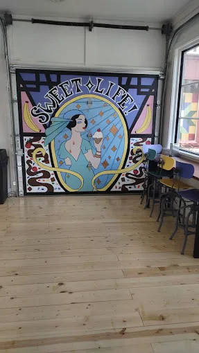 The Sweet Life Ice Cream Parlor Picture 3