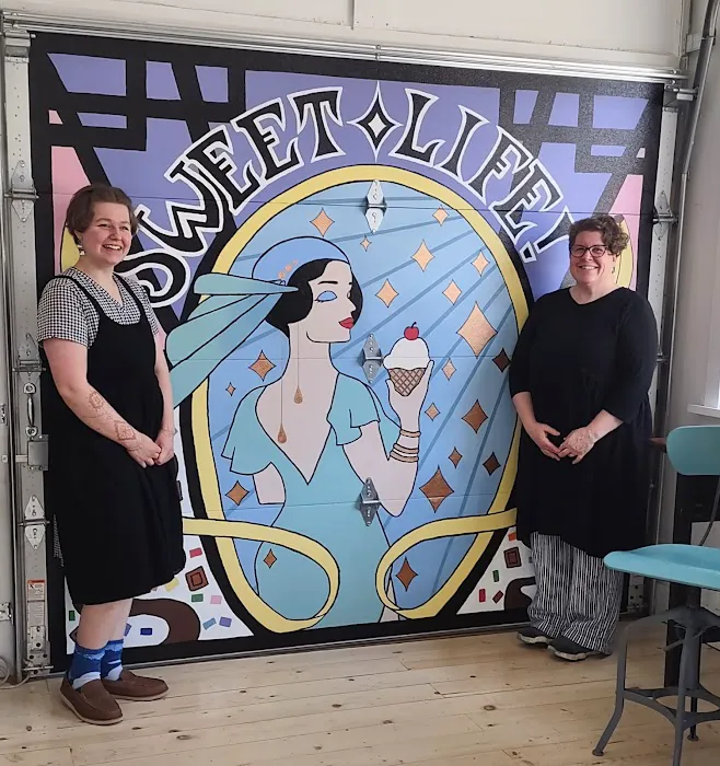 The Sweet Life Ice Cream Parlor Picture 2