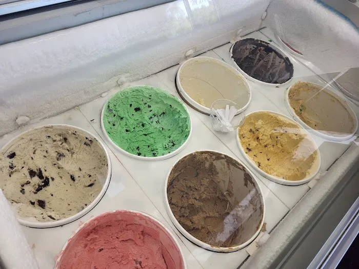 SweetER n' SaultyER Ice Cream Parlor & Car Hop Picture 1