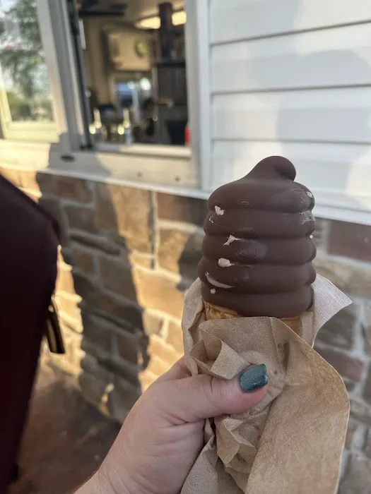 Frogg's Ice Cream Picture 5