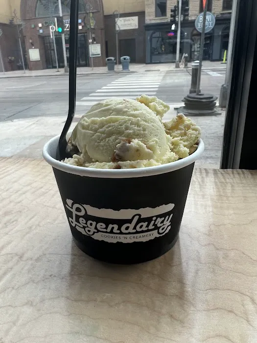 Legendairy Cookies 'N Creamery Picture 4