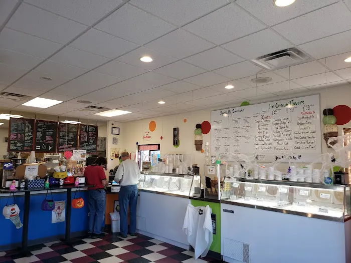 Scoops Ice Cream House Picture 1