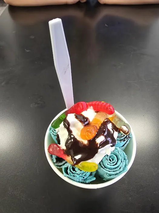 Scoop & Roll Ice Cream 