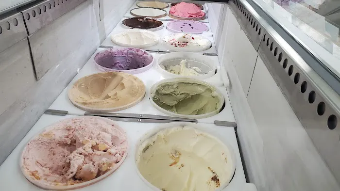 McEwan Street Fudge and Ice Cream Shop Picture 1