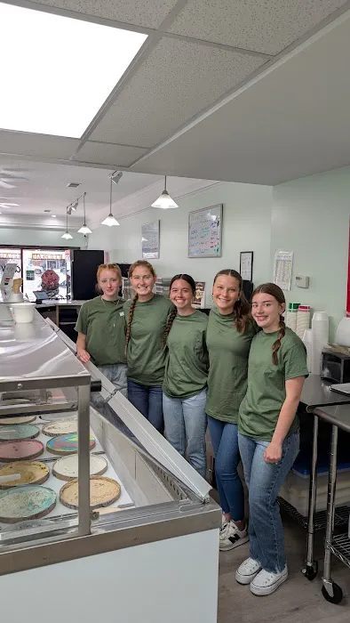 McEwan Street Fudge and Ice Cream Shop Picture 8