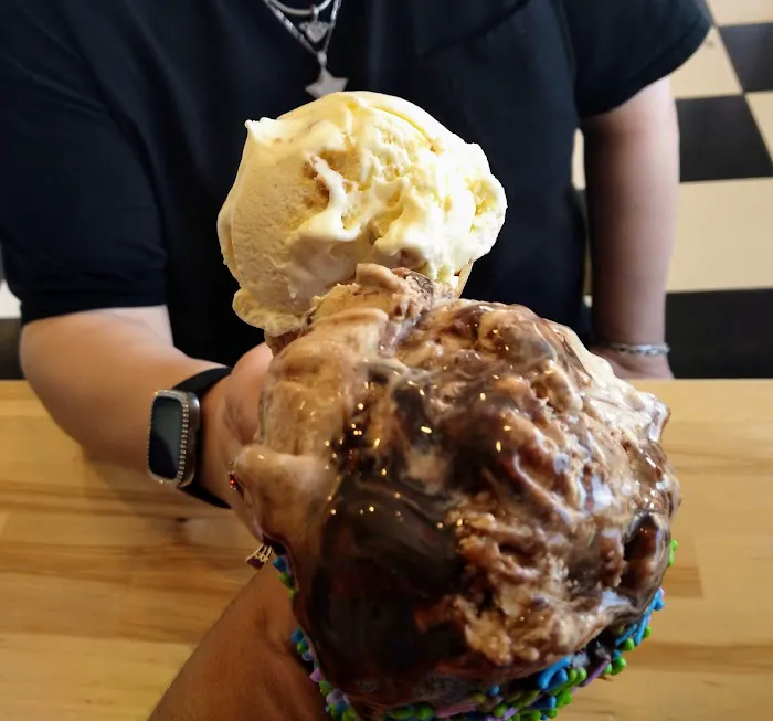 Great Lakes Ice Cream Company Picture 7