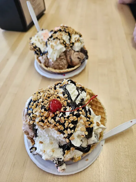 Great Lakes Ice Cream Co. Picture 4