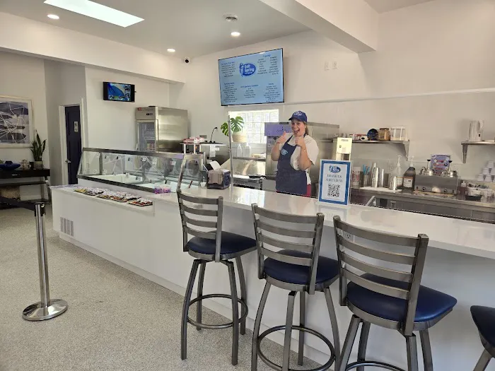 Salt Spring Ice Cream Picture 7