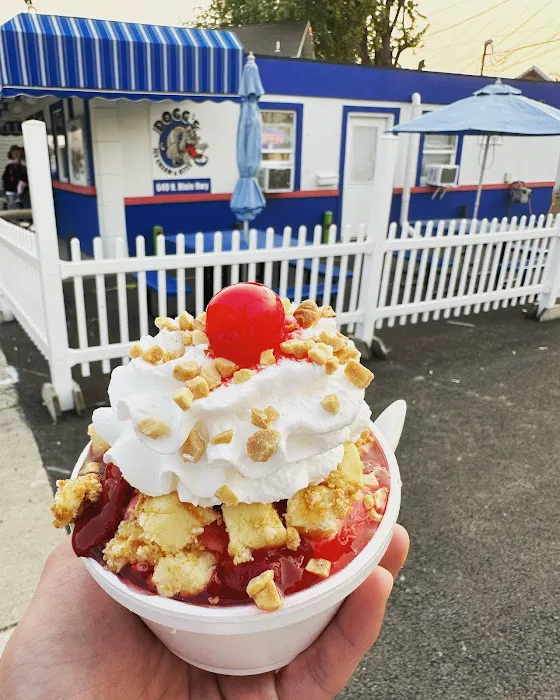 Dogg's Ice Cream & Bites Picture 5