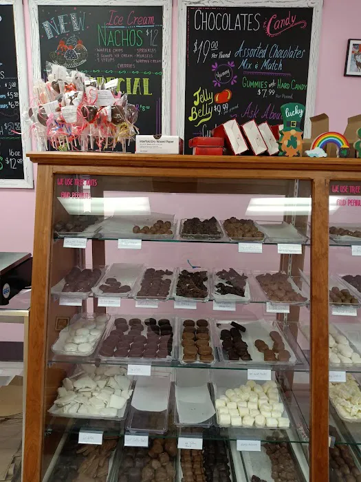 Neumeister's Candy Shoppe & Ice Cream | Tiffin, OH Picture 3