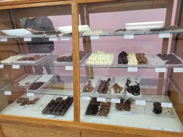 Neumeister's Candy Shoppe & Ice Cream | Tiffin, OH Picture 5