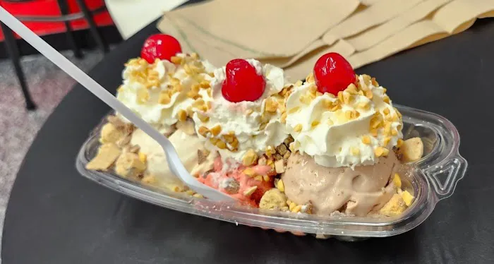Super Scoops Ice Cream Picture 4