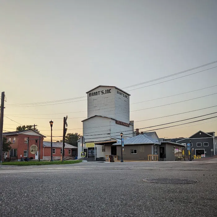 Brant's Market Picture 3