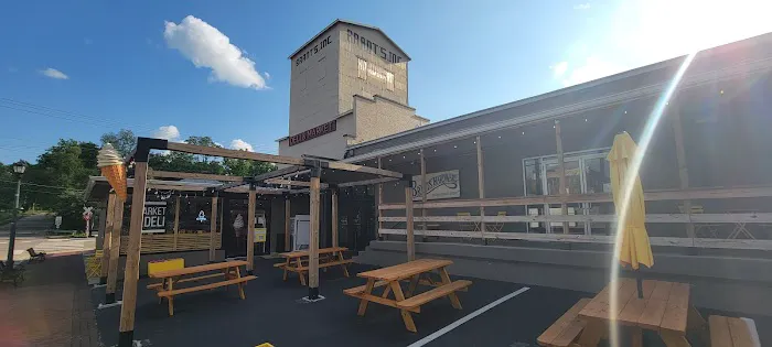 Brant's Market Picture 6