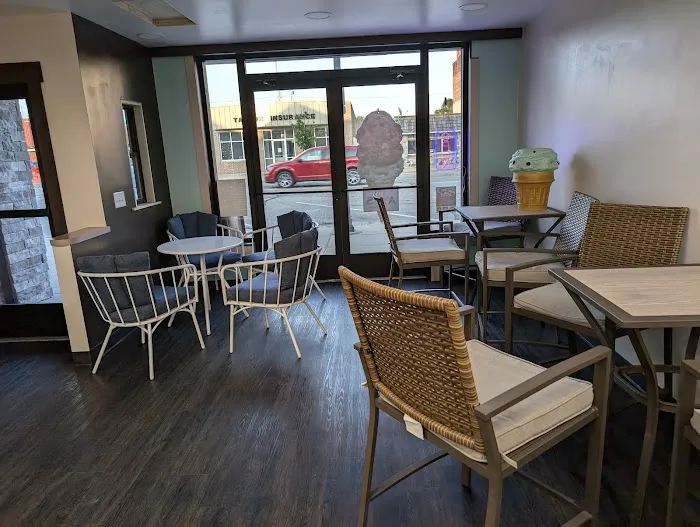 Neptune's Ice Cream Shop Picture 4