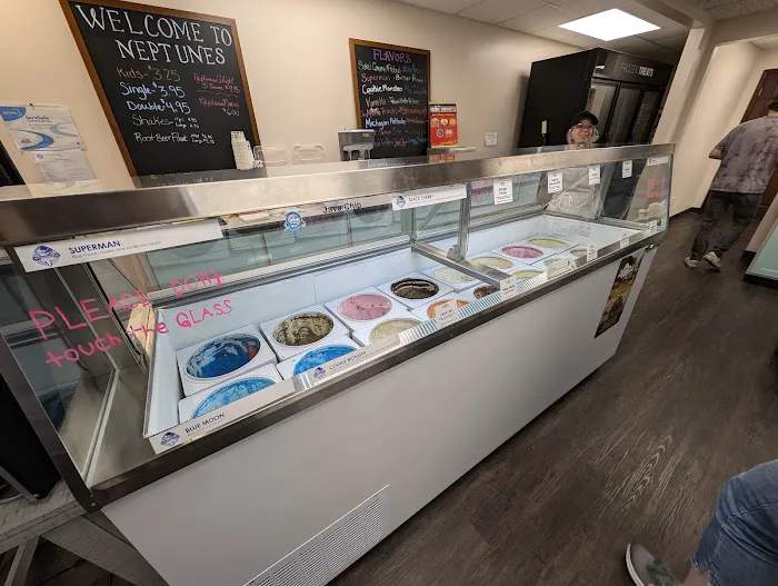 Neptune's Ice Cream Shop Picture 7