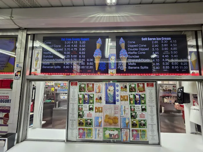 Mickey's Dairy Twist Picture 2