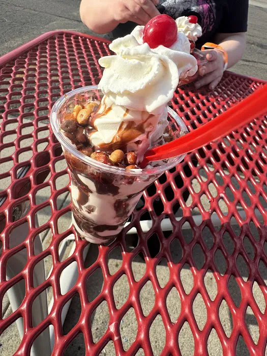 Mickey's Dairy Twist Too Picture 2