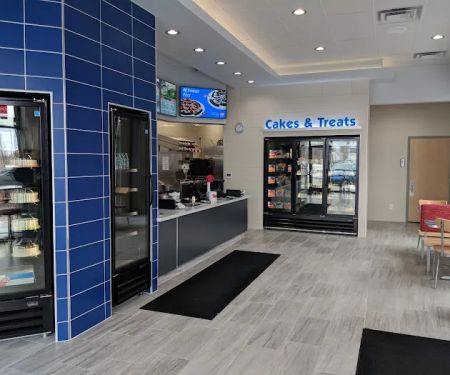 Dairy Queen West (Treat and Cakes)