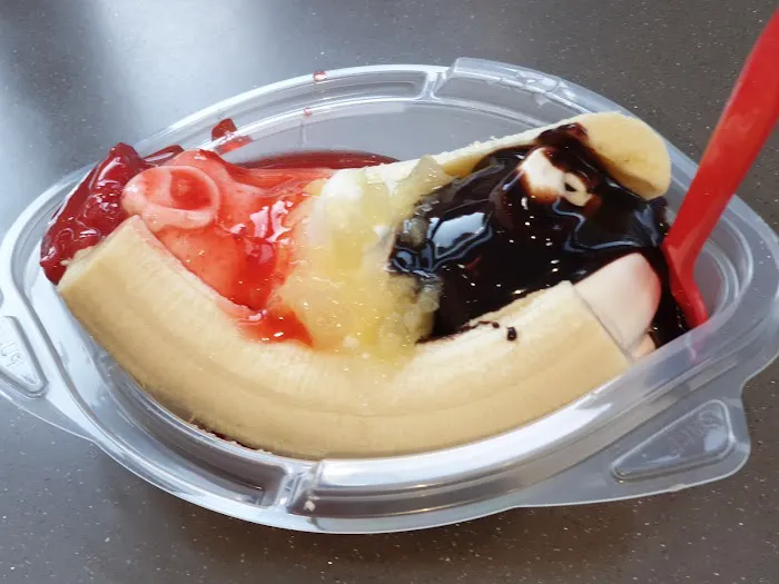 Dairy Queen West (Treat and Cakes) Picture 5