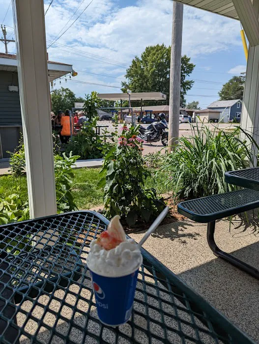 Korner Stop Ice Cream Shop Picture 3