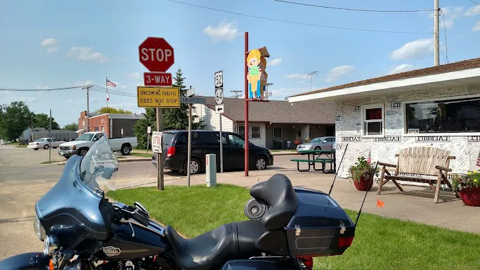 Korner Stop Ice Cream Shop Picture 9