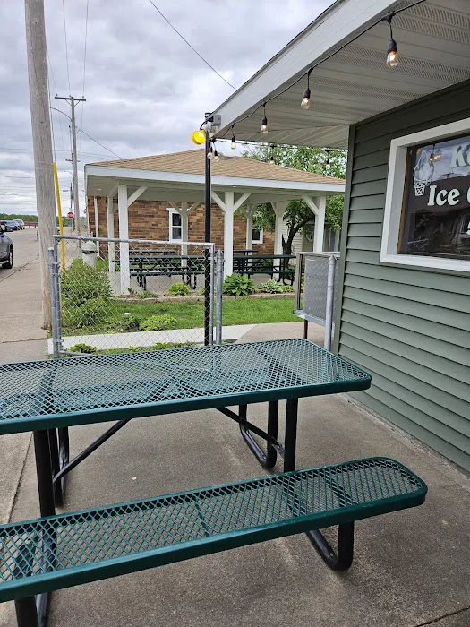 Korner Stop Ice Cream Shop Picture 6