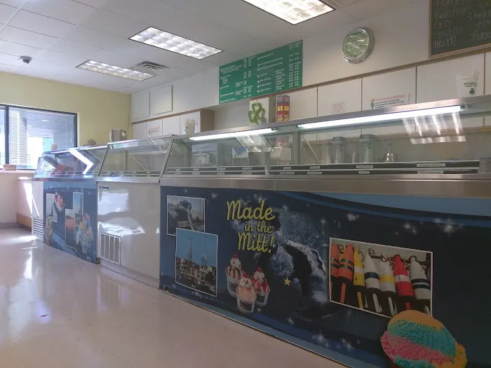 Shamrock Dairy Bar Picture 2