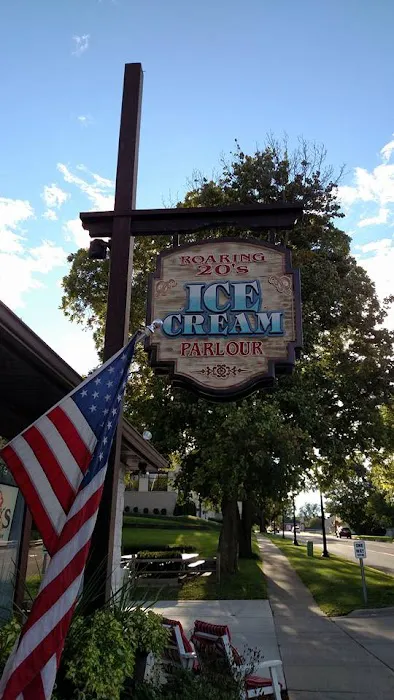 Roaring 20's Ice Cream Parlour Picture 2