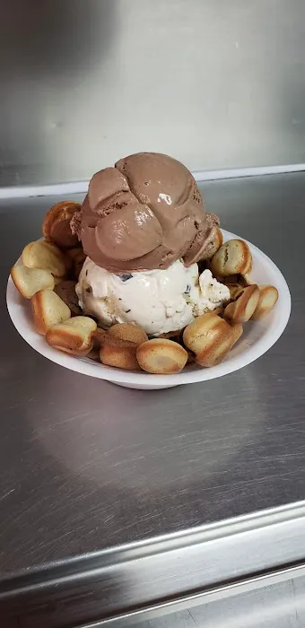 Roaring 20's Ice Cream Parlour Picture 10