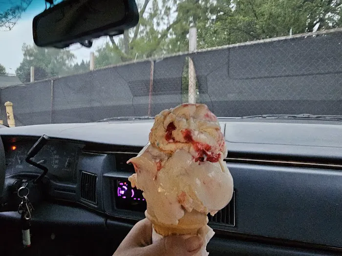 Twist Ice Cream Picture 9