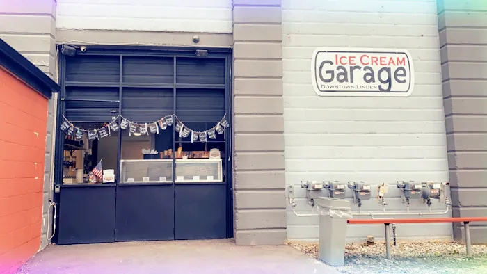 Ice Cream Garage Picture 3