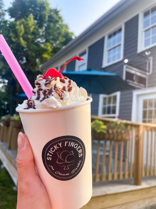 Sticky Fingers Ice Cream Parlor & Bakery Picture 8