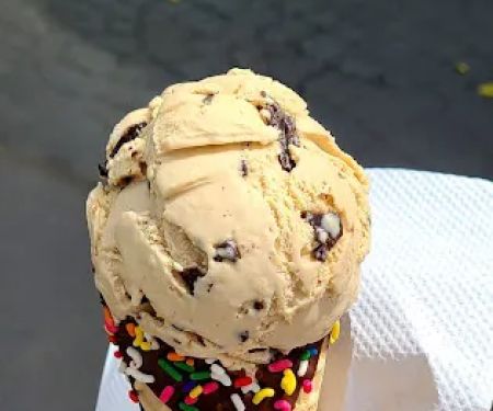 Monau2019s Eats + Treats