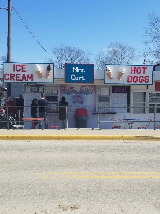 Mrs. Curl Ice Cream Shop Picture 3